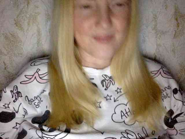 BlondyVio webcam