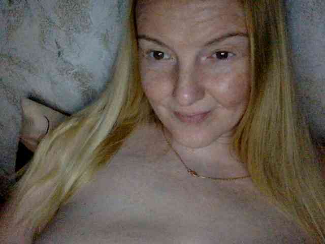 BlondyVio webcam