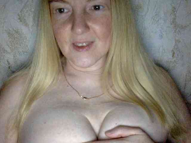 BlondyVio webcam
