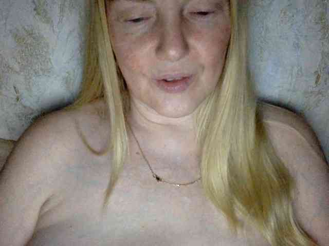BlondyVio webcam