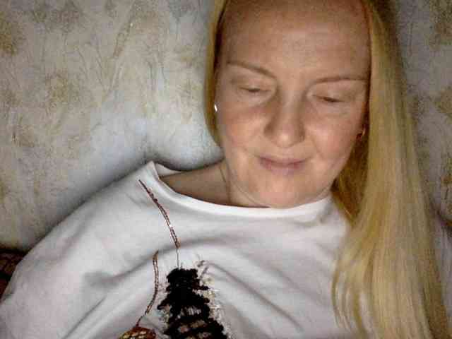 BlondyVio webcam