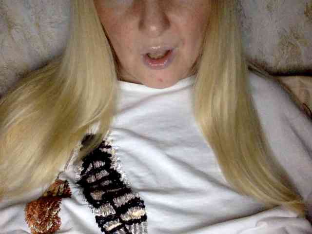 BlondyVio webcam