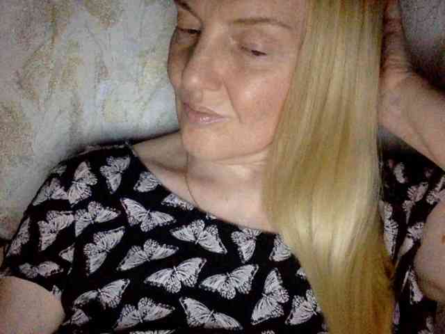 BlondyVio webcam