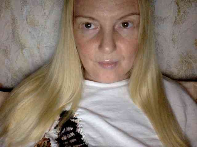 BlondyVio webcam