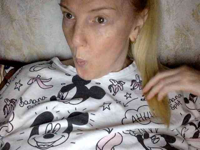 BlondyVio webcam
