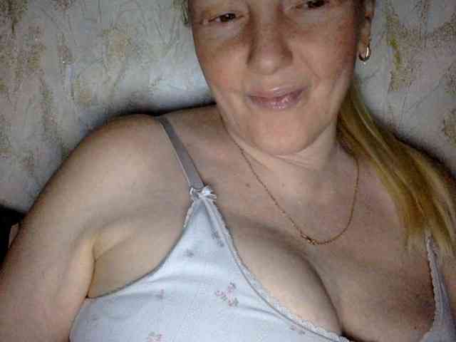 BlondyVio webcam