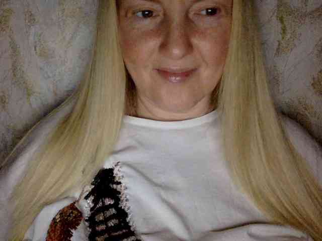 BlondyVio webcam