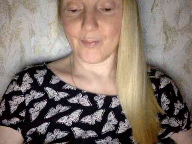 BlondyVio webcam