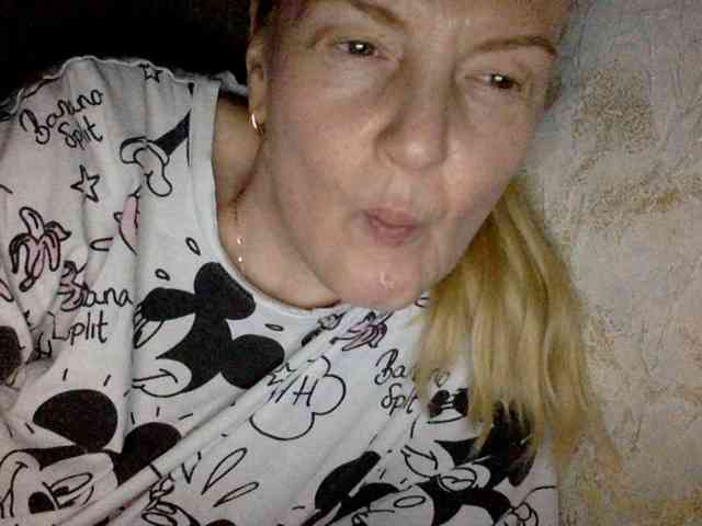 BlondyVio webcam