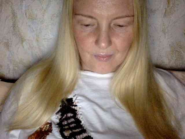 BlondyVio webcam