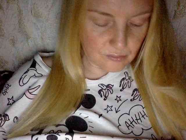 BlondyVio webcam