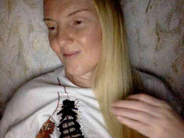 BlondyVio webcam