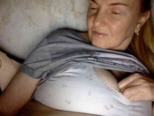BlondyVio webcam