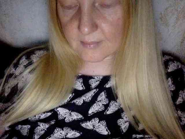 BlondyVio webcam