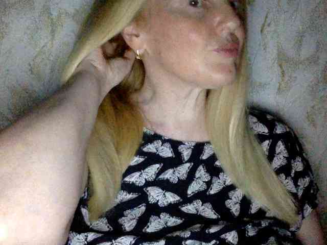 BlondyVio webcam