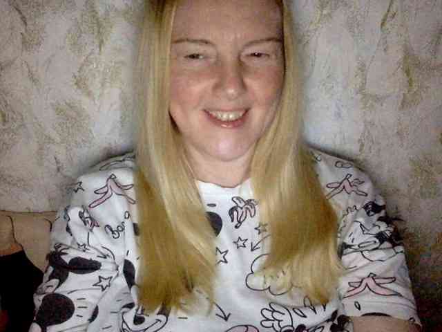 BlondyVio webcam