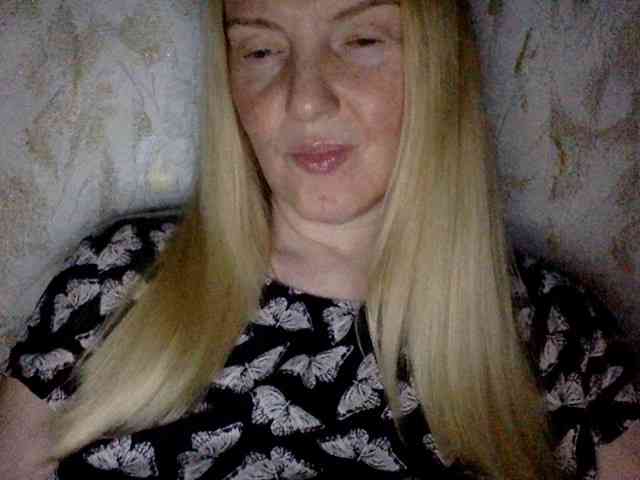 BlondyVio webcam