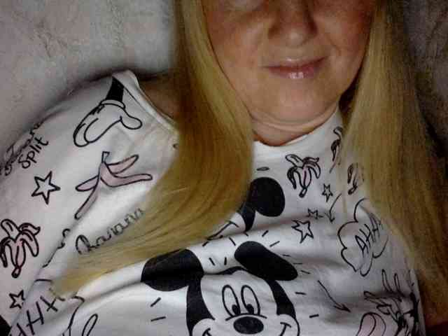 BlondyVio webcam