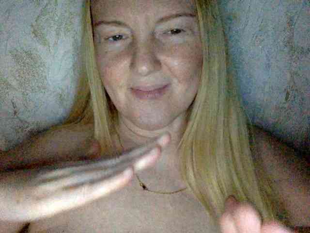 BlondyVio webcam