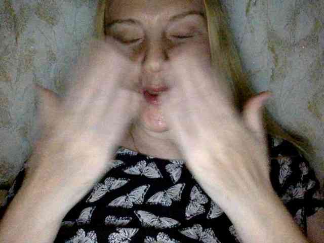 BlondyVio webcam