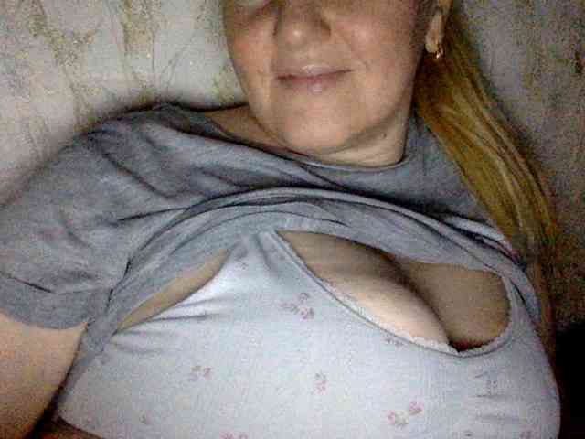 BlondyVio webcam
