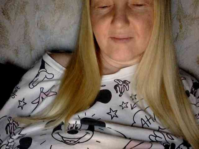 BlondyVio webcam