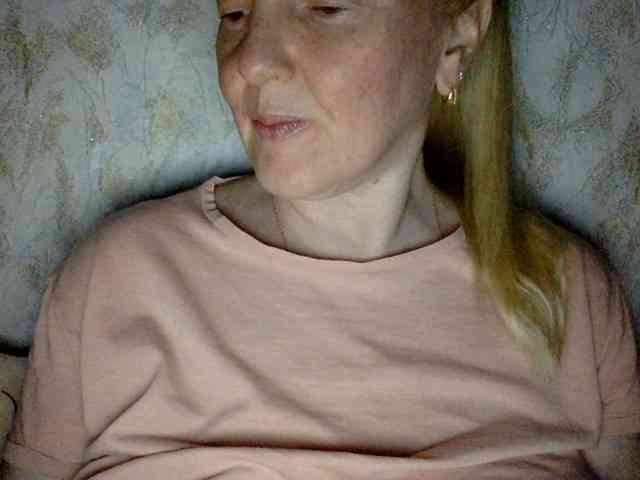 BlondyVio webcam
