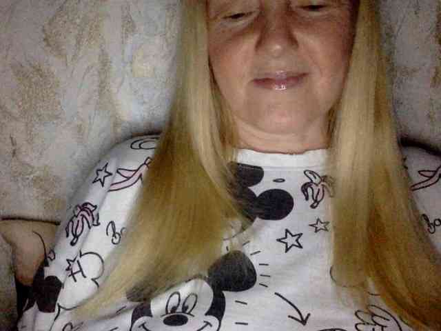 BlondyVio webcam