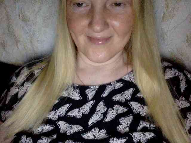BlondyVio webcam
