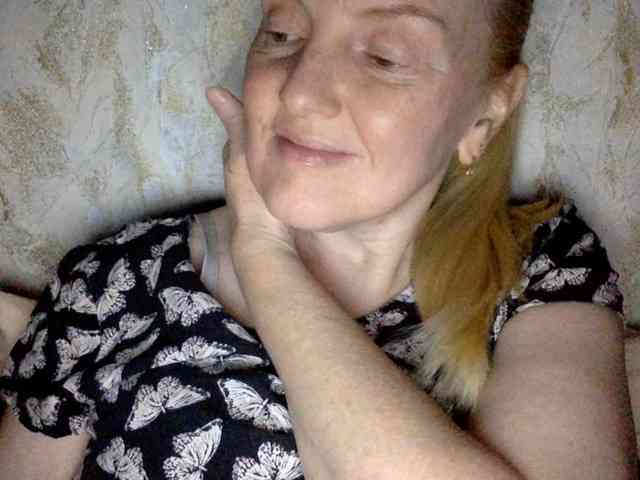 BlondyVio webcam