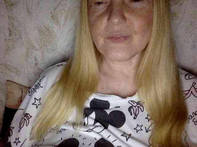 BlondyVio webcam