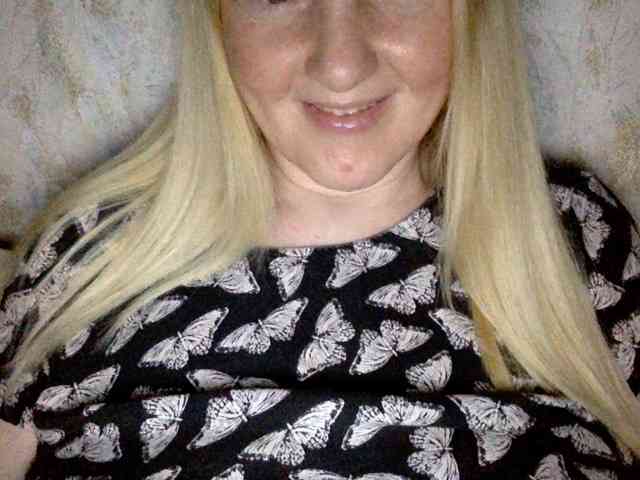 BlondyVio webcam