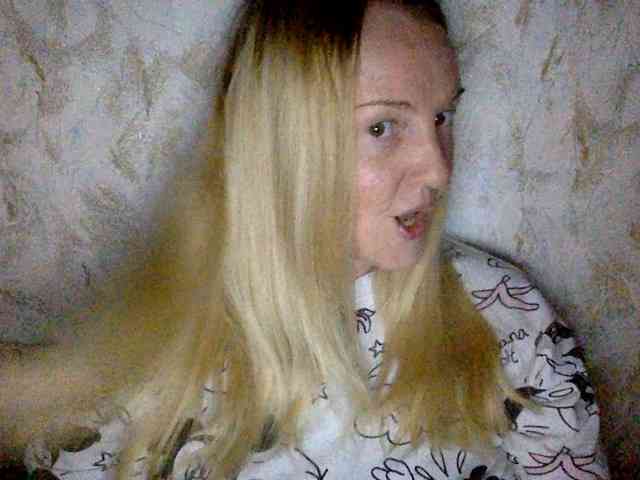 BlondyVio webcam