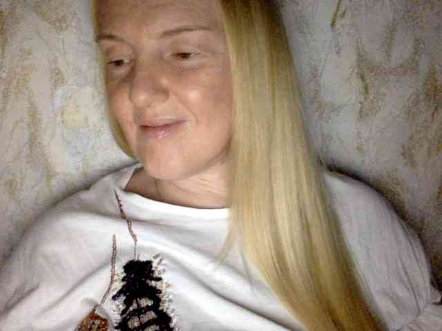 BlondyVio webcam