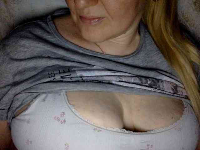 BlondyVio webcam