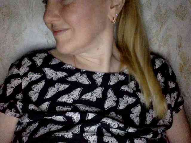 BlondyVio webcam