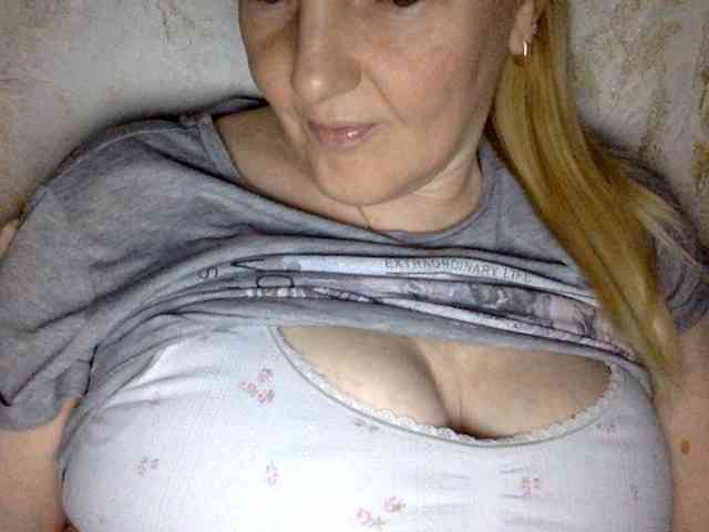 BlondyVio webcam