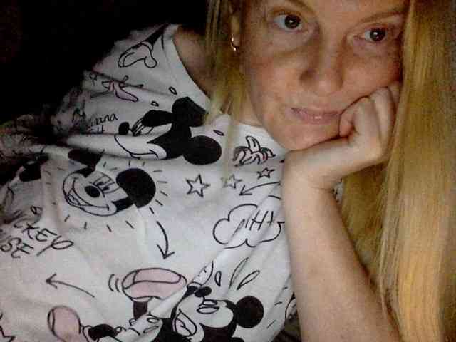 BlondyVio webcam