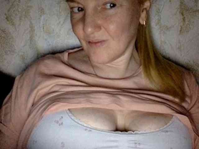 BlondyVio webcam