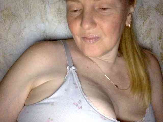 BlondyVio webcam