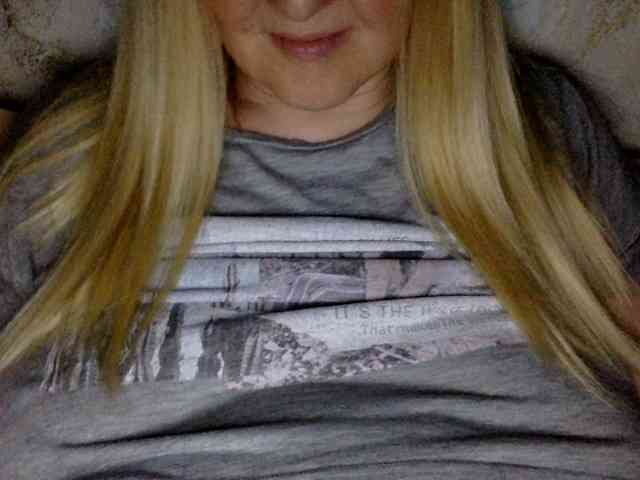 BlondyVio webcam