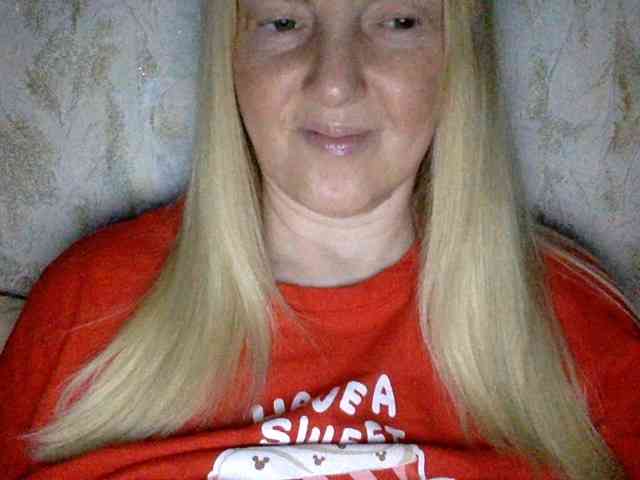 BlondyVio webcam