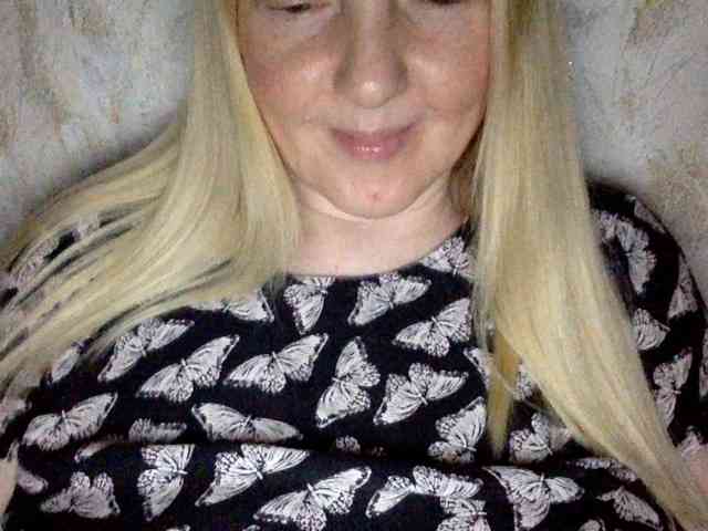 BlondyVio webcam