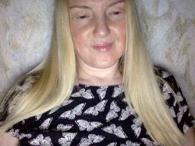 BlondyVio webcam