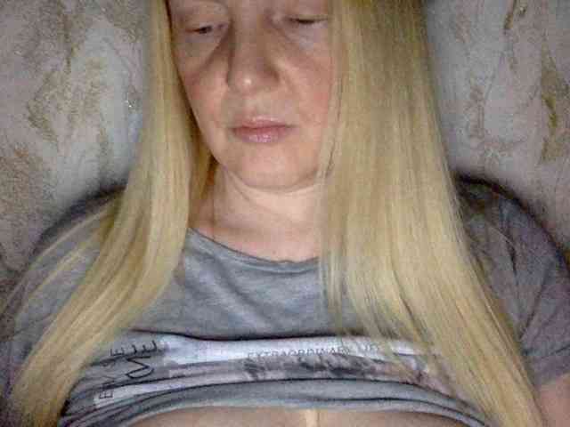 BlondyVio webcam