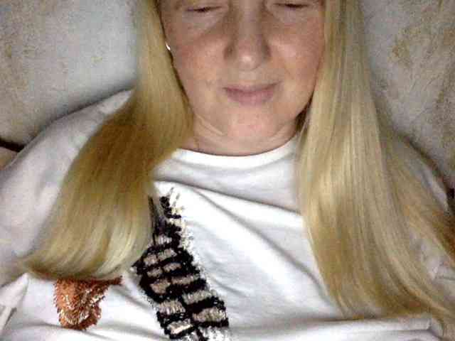 BlondyVio webcam