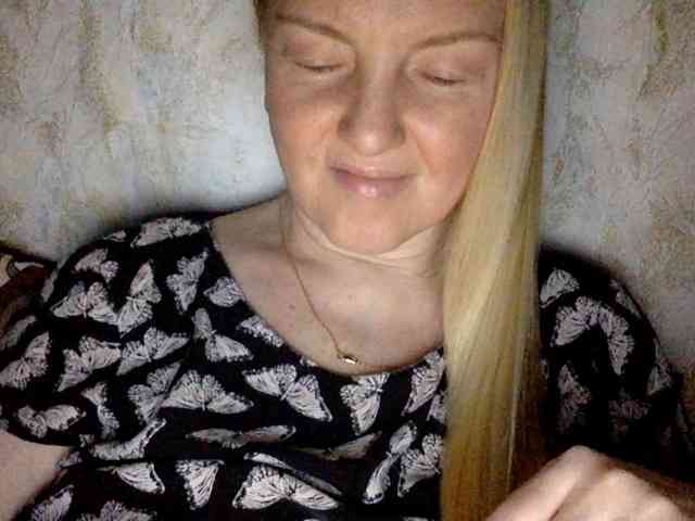 BlondyVio webcam