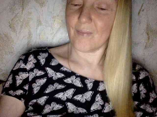 BlondyVio webcam