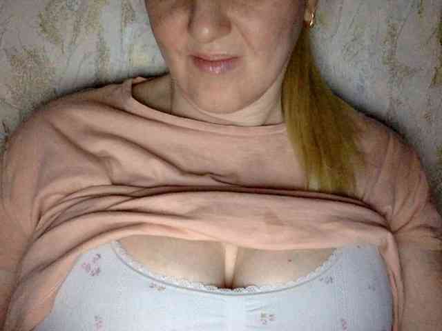 BlondyVio webcam
