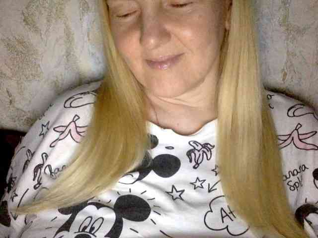 BlondyVio webcam